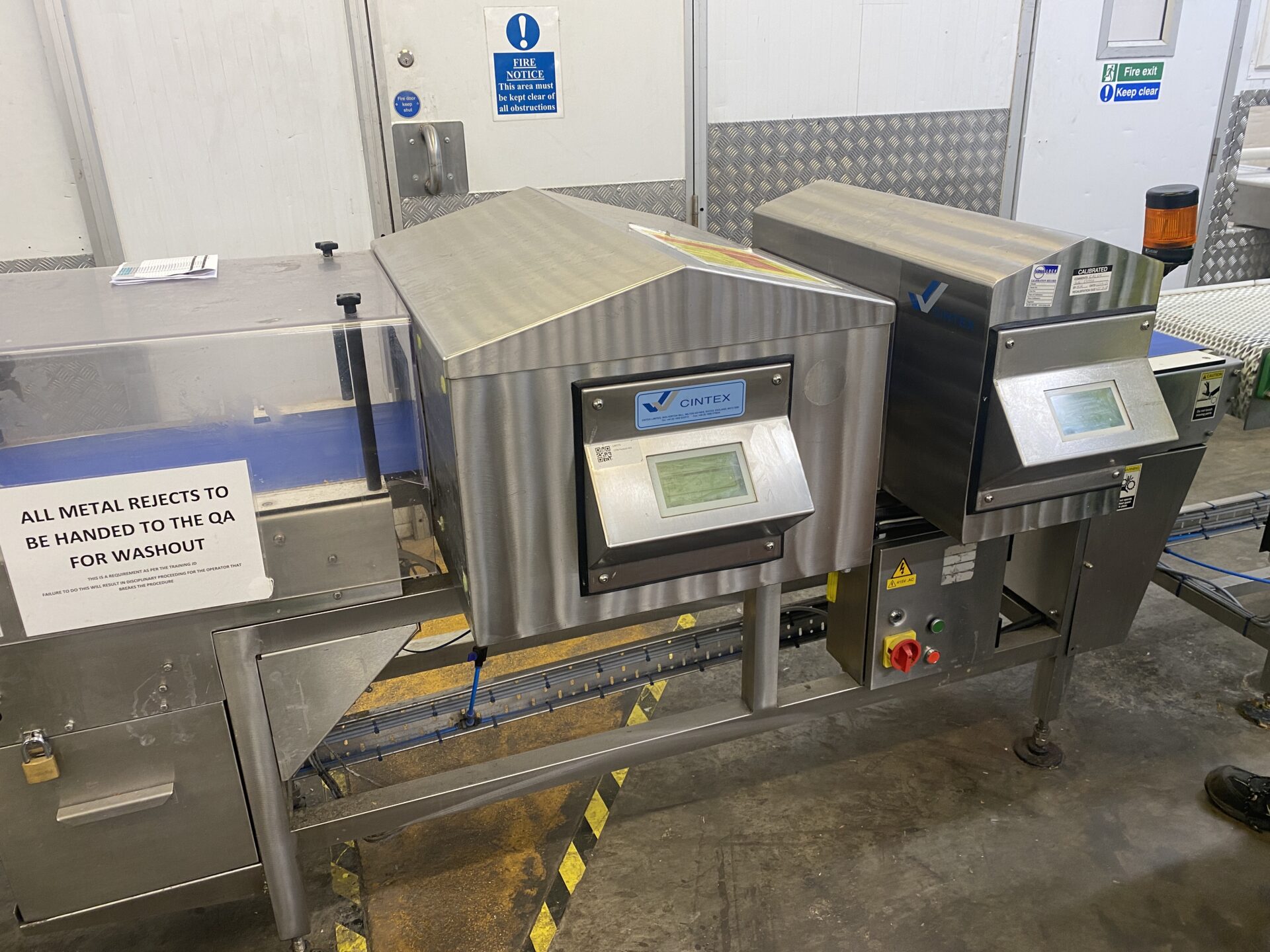 Cintext twin head metal detector